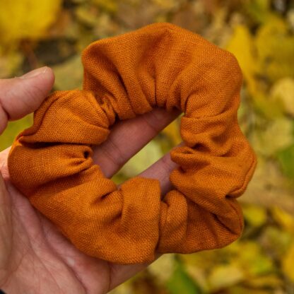 Scrunchie ľanová gumička do vlasov IvanaCrochets